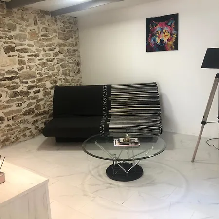 Maison De Village Au Calme 4 Personnes 아파트